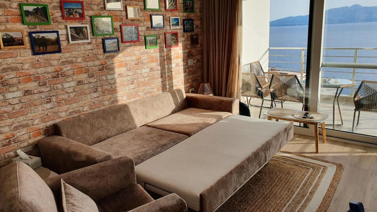 Blue Eye Apartment Sarande Bagian luar foto