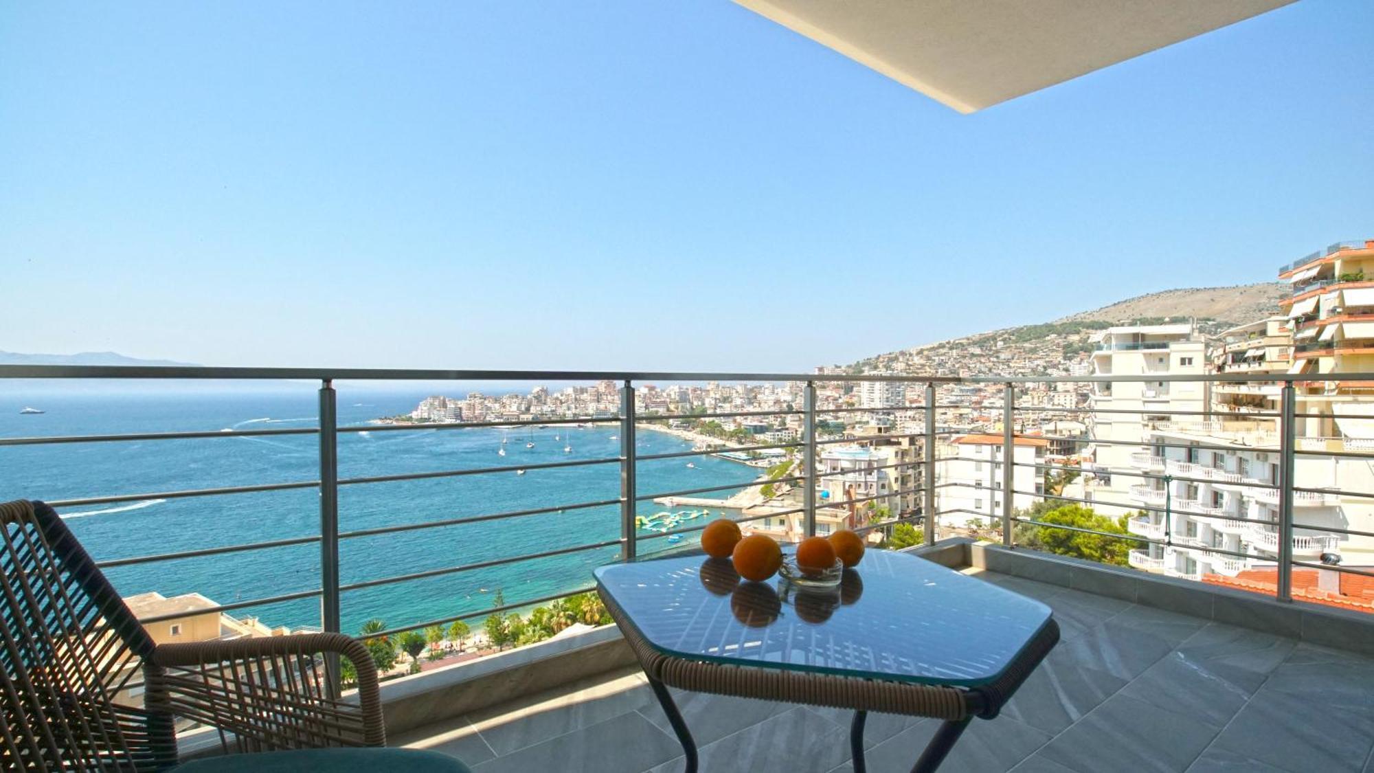 Blue Eye Apartment Sarande Bagian luar foto