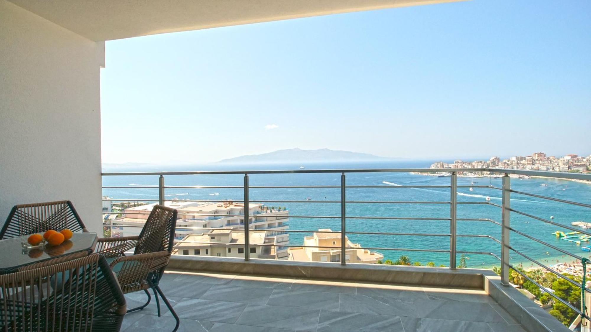 Blue Eye Apartment Sarande Bagian luar foto